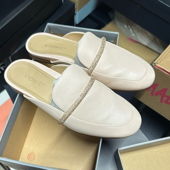 Vionic Seraphina Women's Supportive Casual Clog/Mule - Picture 4 of 8